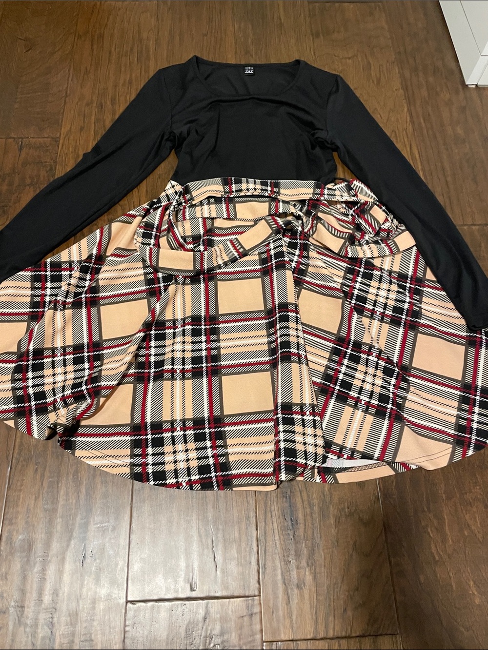 SHEIN Beige Plaid Skater Skirt with Red & Black Accents